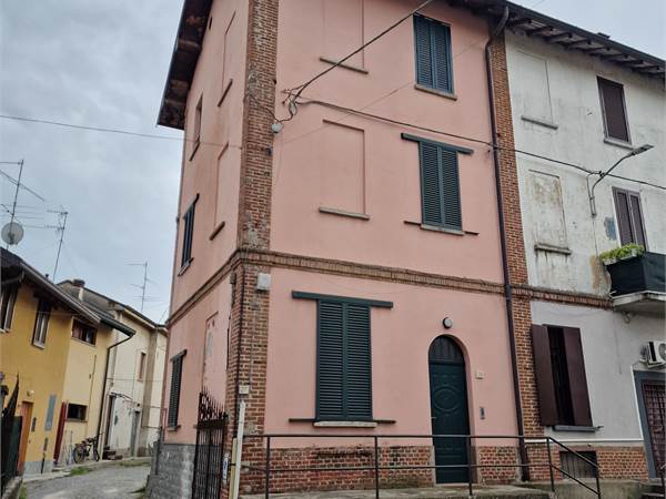  3 LOCALI IN AFFITTO A CAMNAGO, SENZA SPESE!