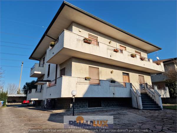 APPARTAMENTO IN VILLA CON CANTINA/TAVERNA E GIARDINO PRIVATO!