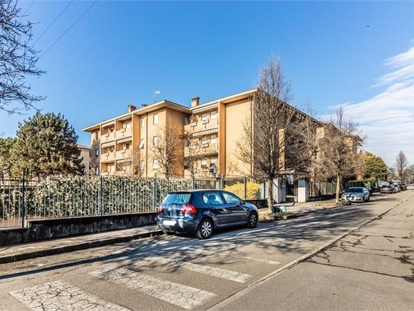 4 LOCALI con BALCONI