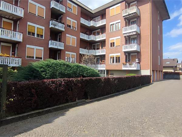 LUMINOSISSIMO 4 LOCALI CON TERRAZZINO E BOX