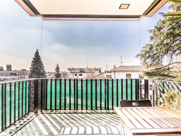Ampio TRILOCALE con TERRAZZO