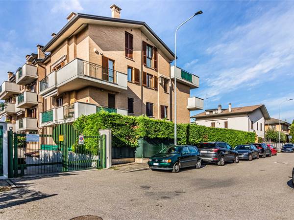 ELEGANTISSIMO 5 LOCALI di 165 MQ. SU UNICO PIANO 