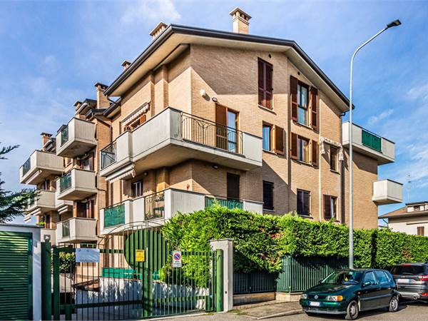 ELEGANTISSIMO 5 LOCALI di 165 MQ. SU UNICO PIANO 
