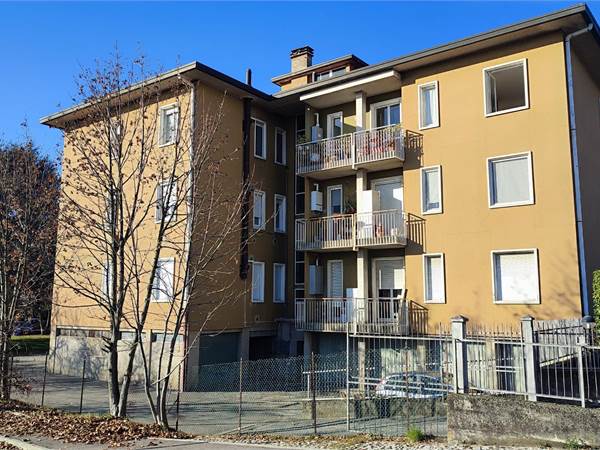 AMPIO 3 LOCALI CON BOX E CANTINA 