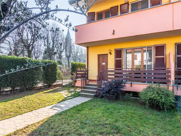 VILLA DI TESTA CON INGRESSO INDIPENDENTE