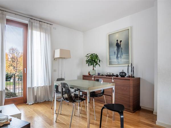 LUMINOSISSIMO TRELOCALI IN DUPLEX 