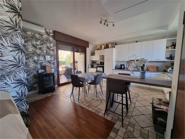 Stupendo appartamento con terrazzo !!