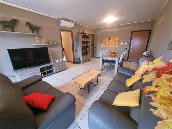 Stupendo trilocale con terrazzo !!